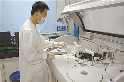 廣州生物醫(yī)藥產(chǎn)業(yè) 年均增速10% 醫(yī)學(xué)研究與試驗(yàn)發(fā)展引領(lǐng)未來